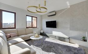 Aqua By Grand Apartments